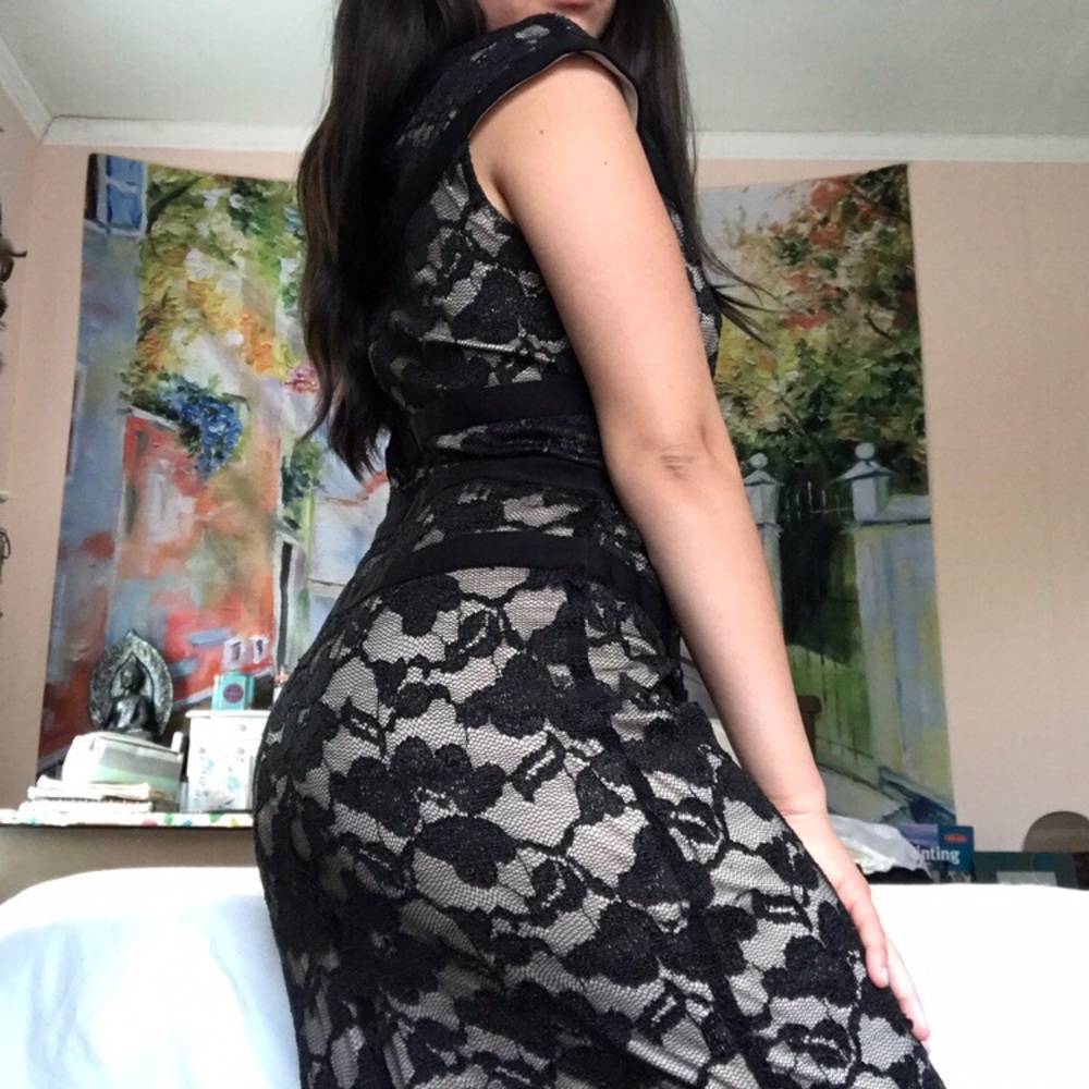 LBD in lace and beige